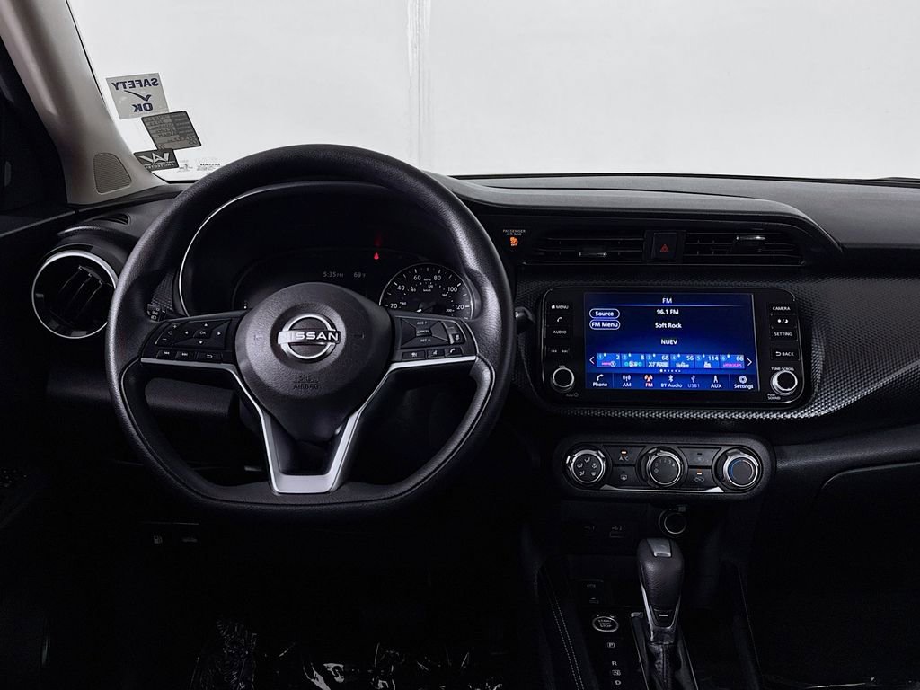 Used 2023 Nissan Kicks SV FWD image 11