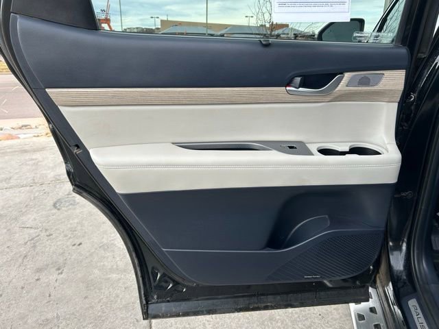 Used 2022 Hyundai Palisade Limited w/ Cargo Package image 25