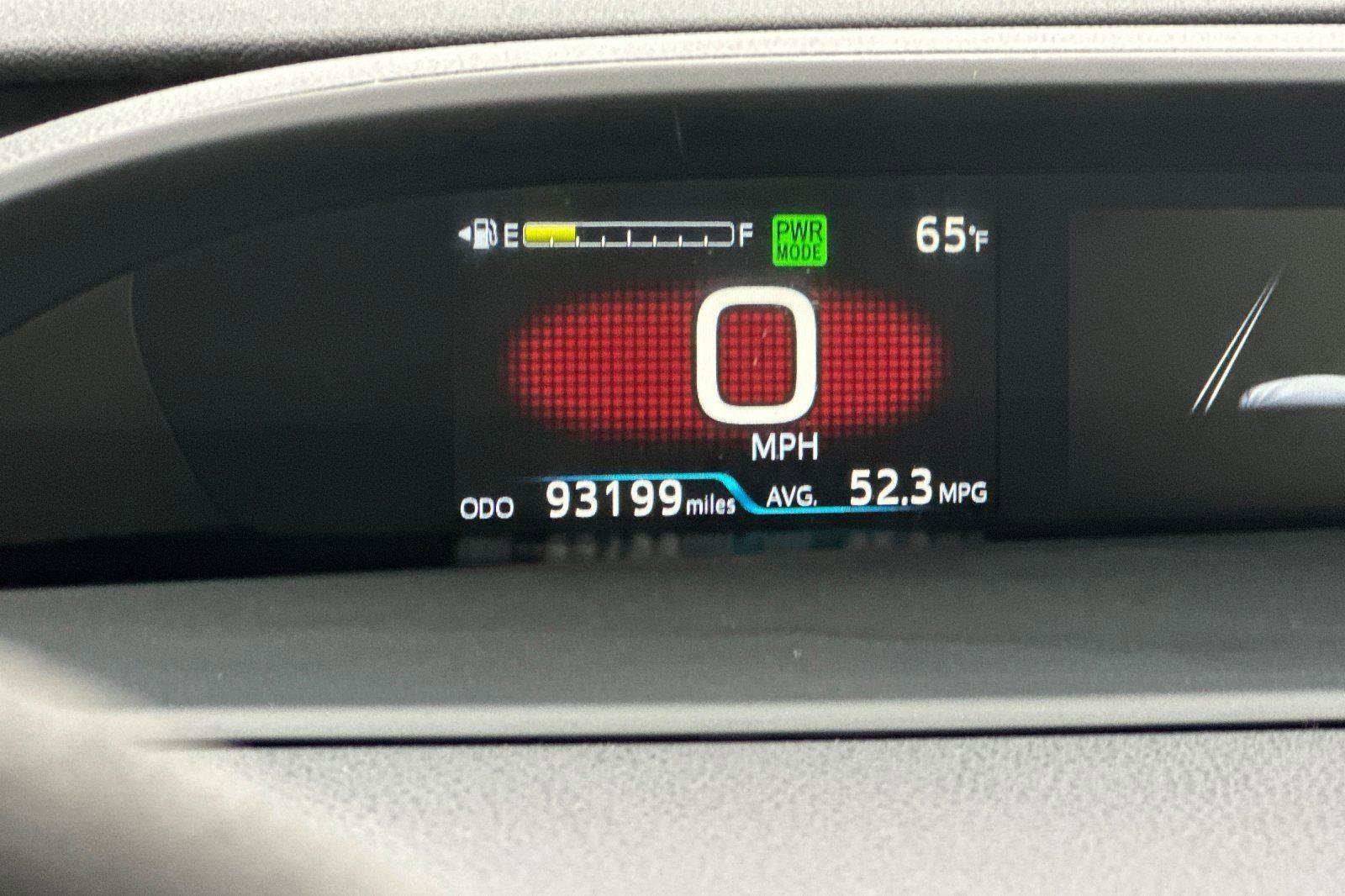 Used 2021 Toyota Prius LE image 25