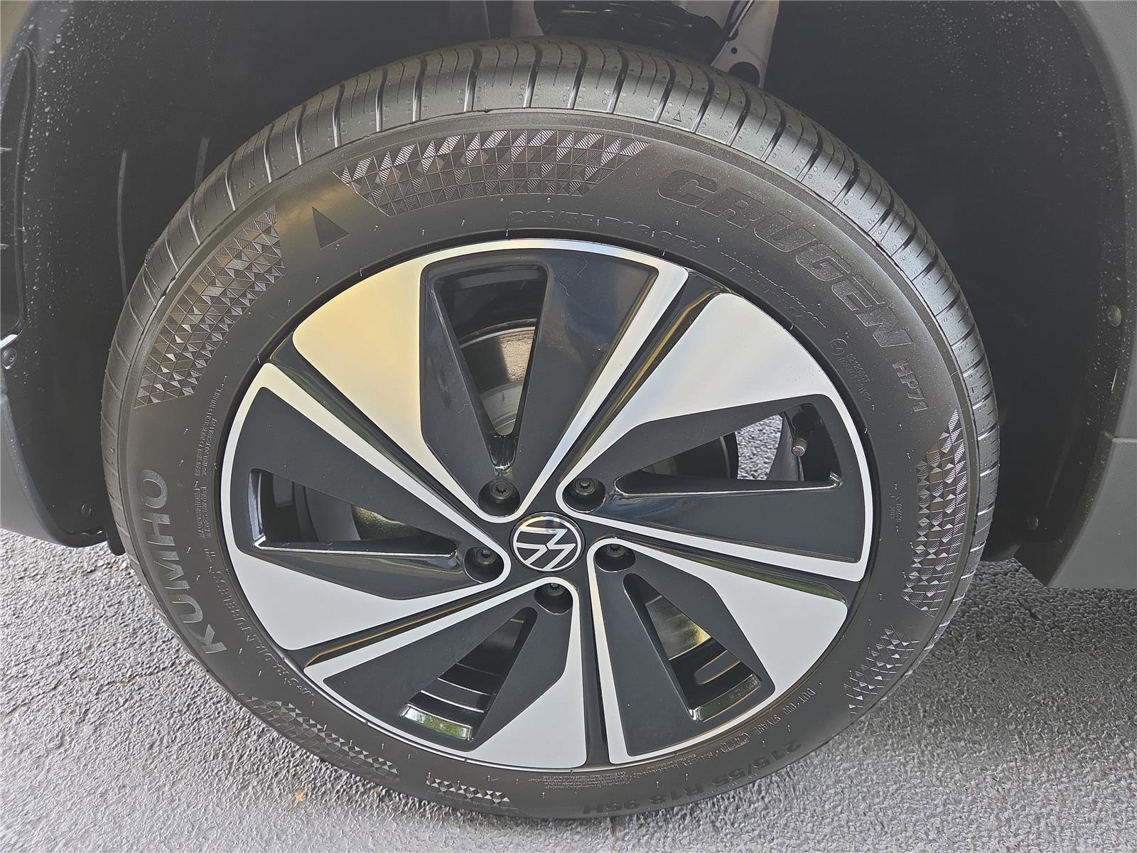 New 2025 Volkswagen Taos SE image 10