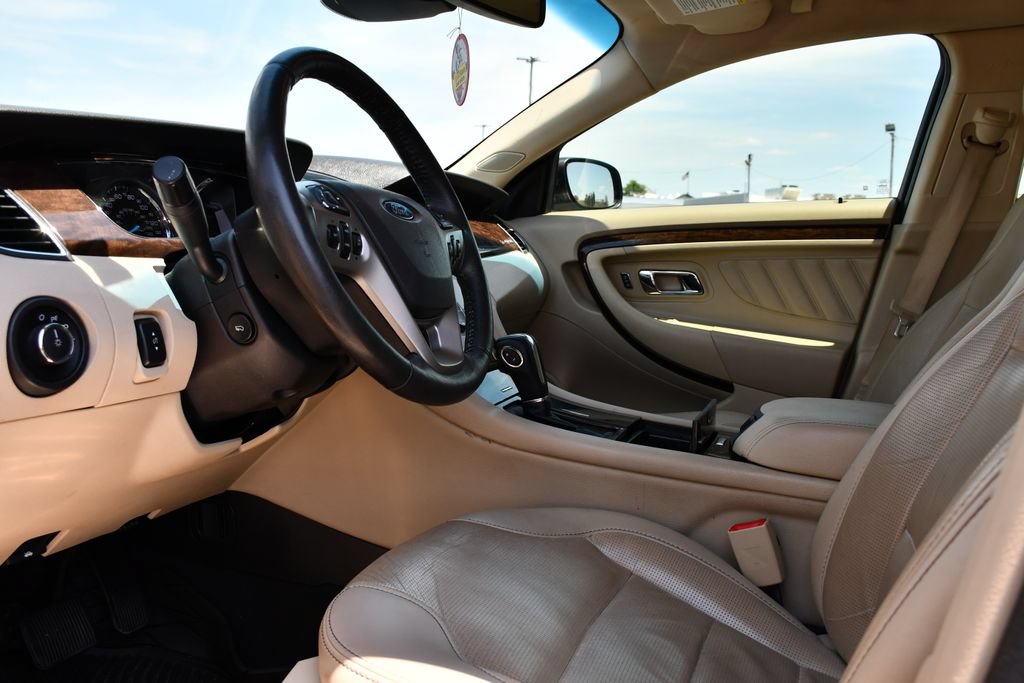 Used 2019 Ford Taurus Limited FWD image 13