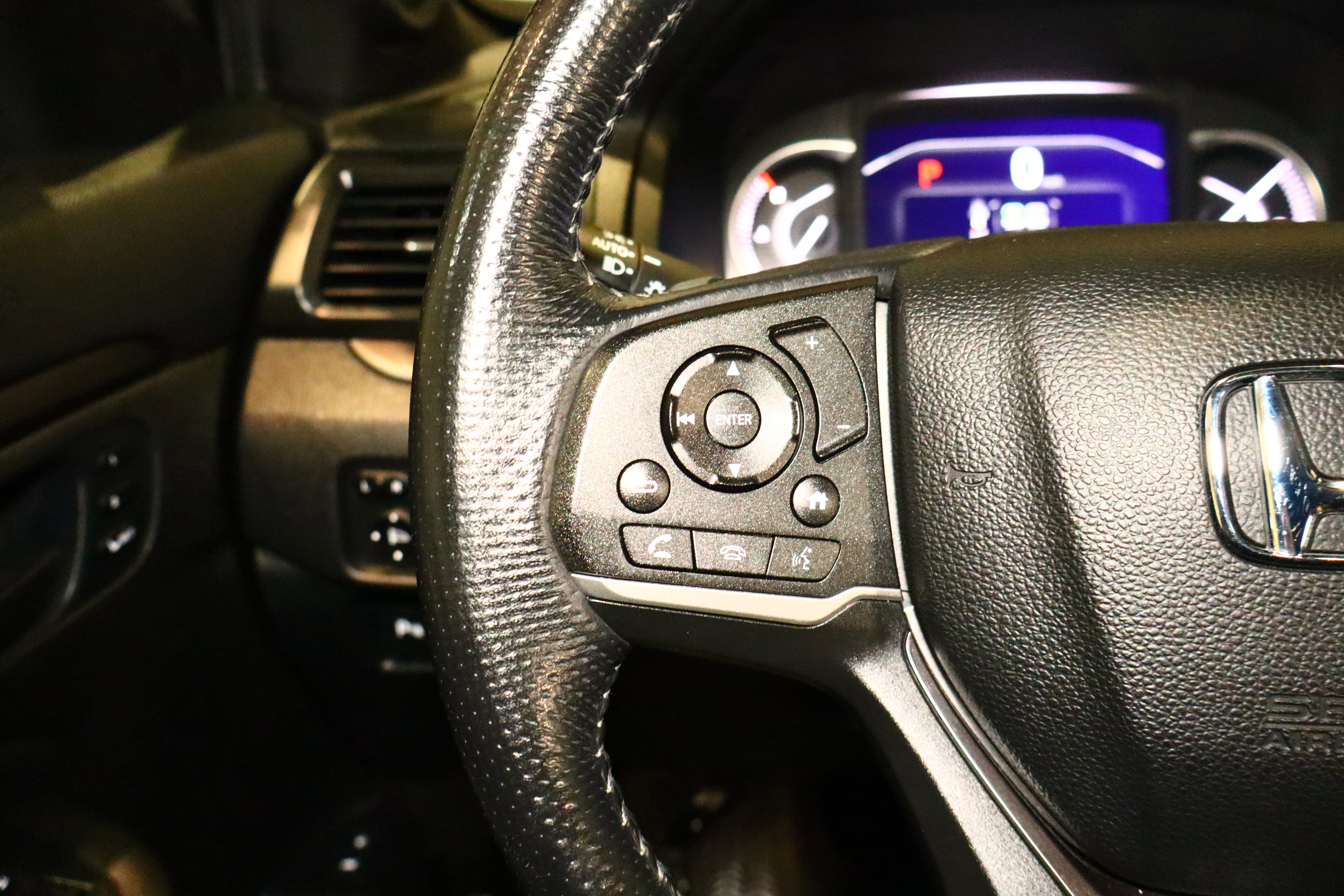 Used 2023 Honda Passport EX-L image 11