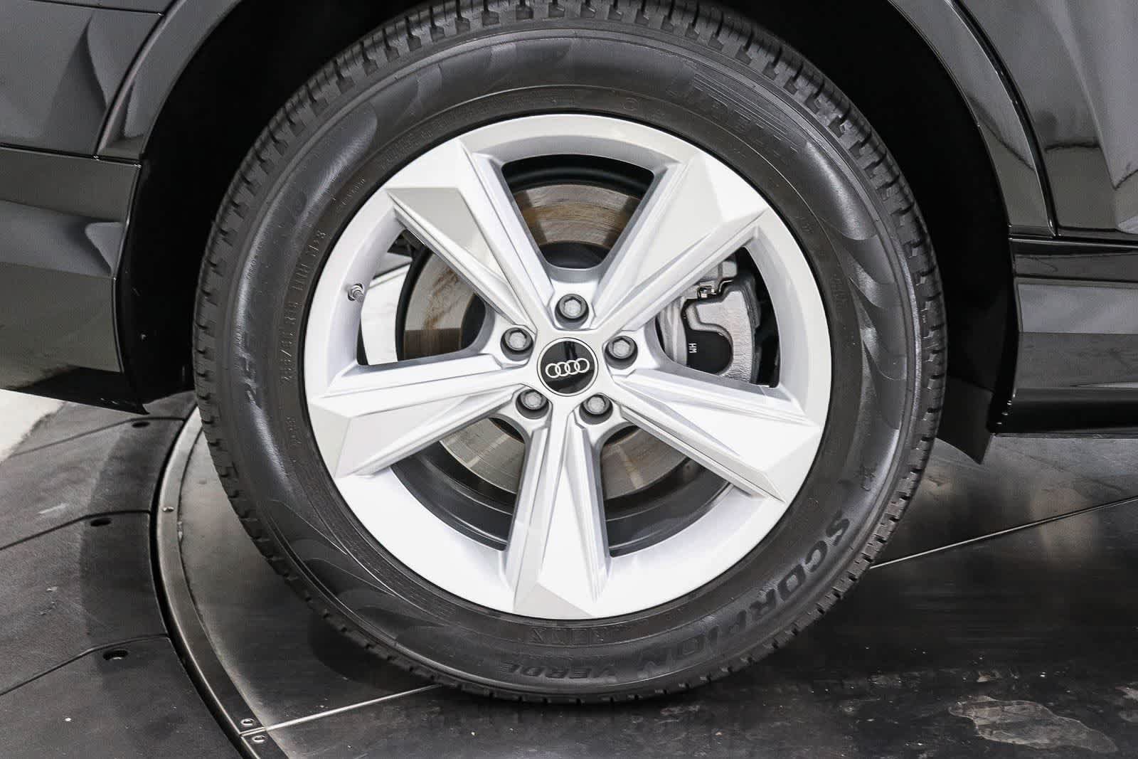 Used 2024 Audi Q7 2.0T Premium w/ Convenience Package AWD/4WD image 10