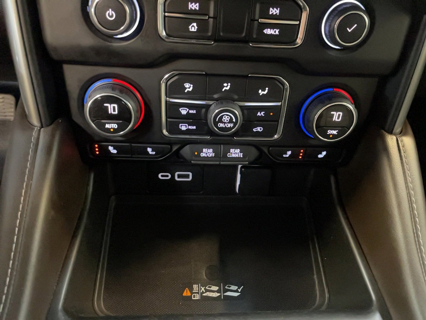 Used 2022 Chevrolet Suburban Z71 w/ Max Trailering Package AWD/4WD image 9