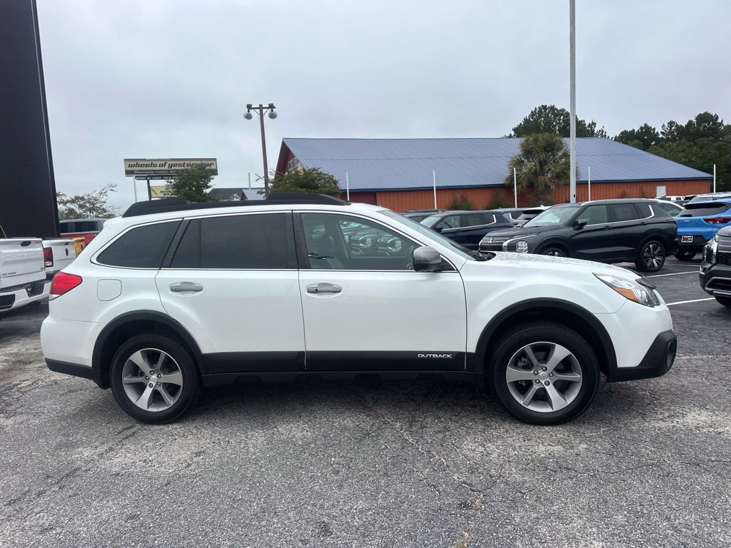 Used 2014 Subaru Outback 2.5i Limited AWD/4WD image 2