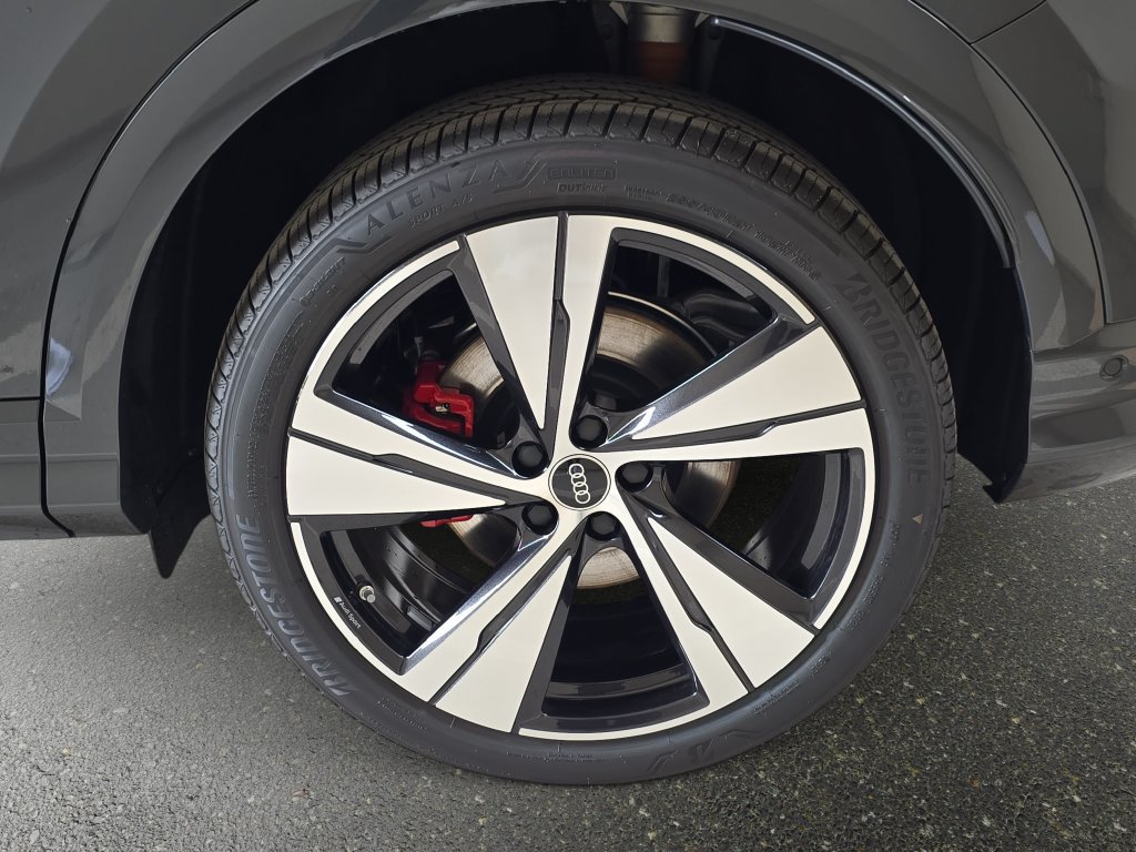 New 2026 Audi SQ5 Prestige AWD/4WD image 30