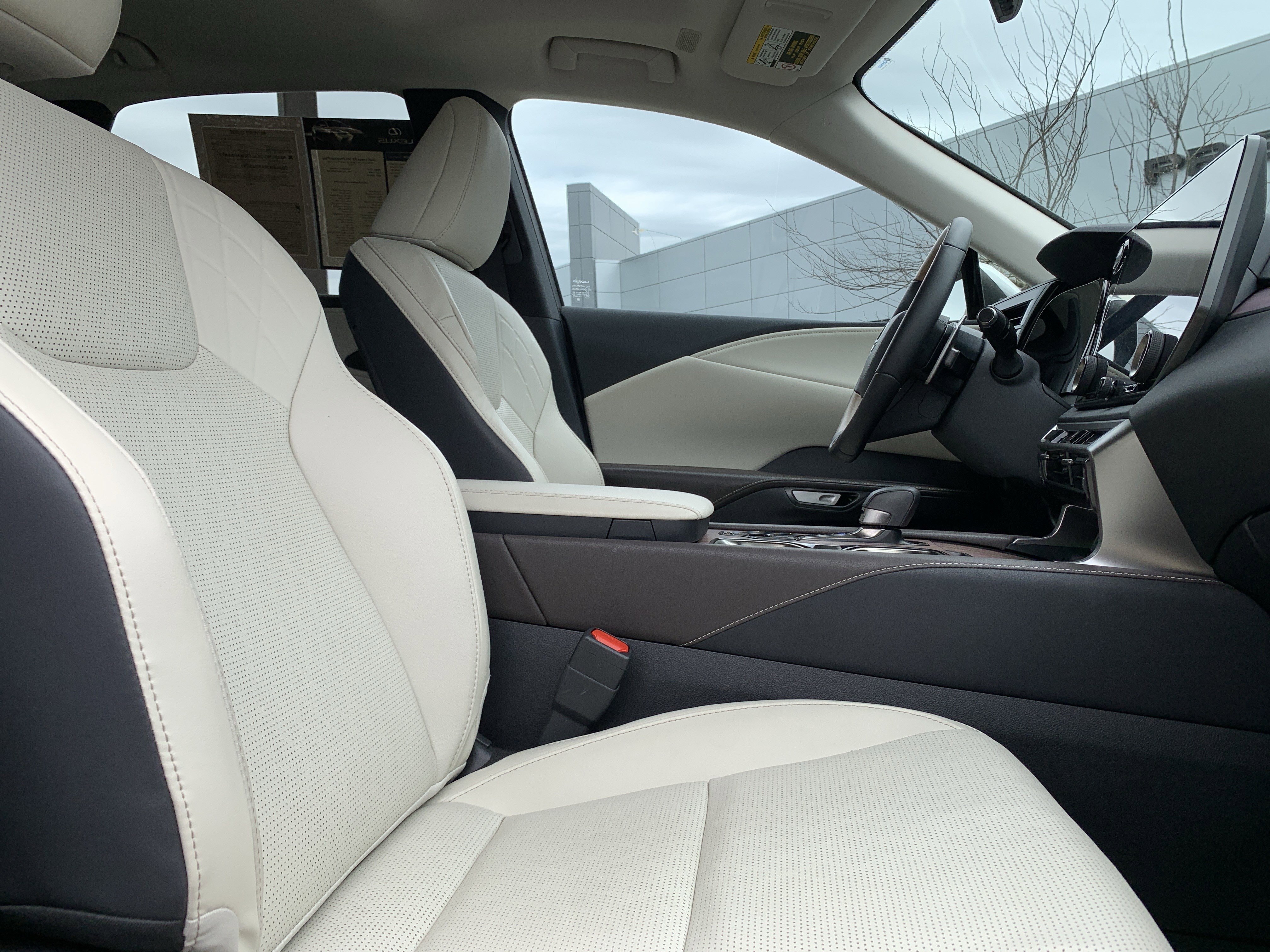 Used 2025 Lexus RX 350 Premium Plus w/ Accessory Package (Z1) FWD image 35