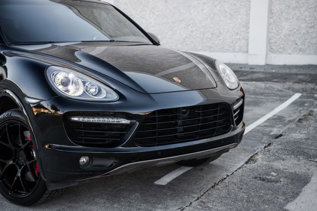 Used 2013 Porsche Cayenne Turbo image 23