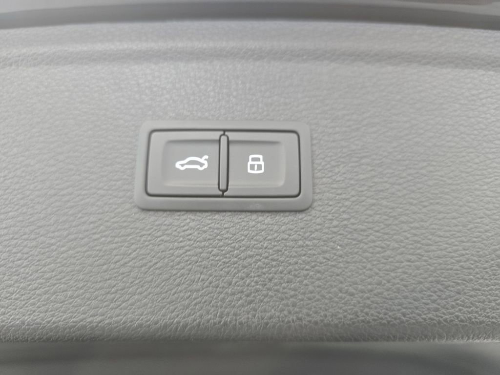 Used 2023 Audi Q5 2.0T Premium image 28