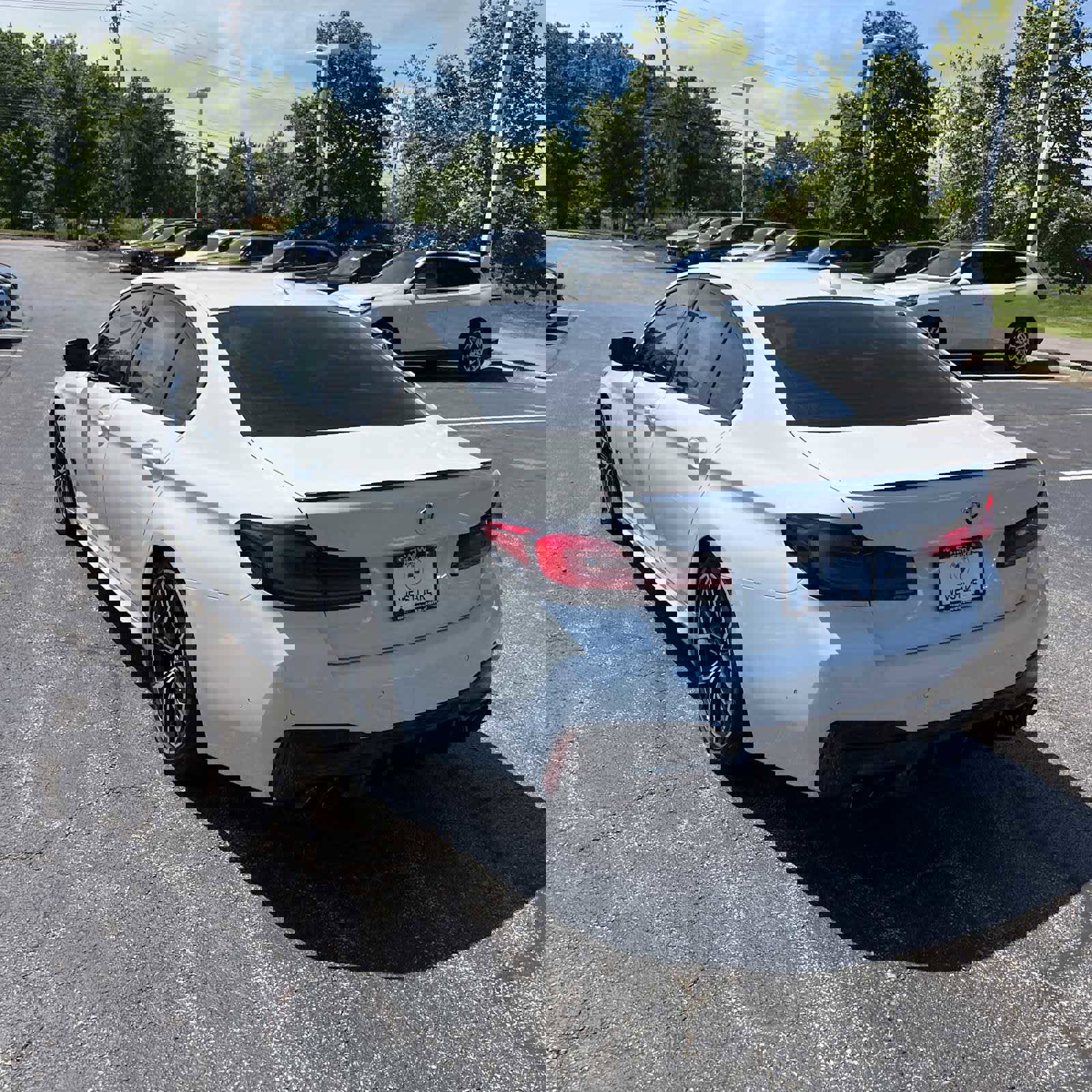 Used 2023 BMW 540i xDrive w/ M Sport Package image 9