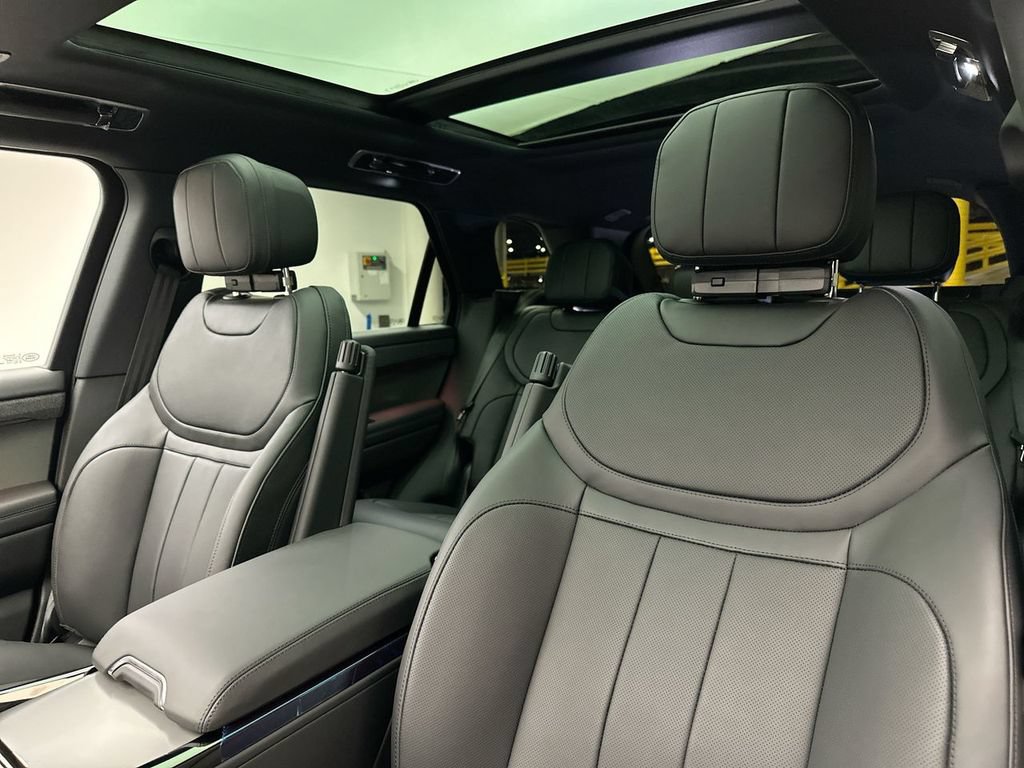 Certified 2025 Land Rover Range Rover Sport SE AWD/4WD image 8