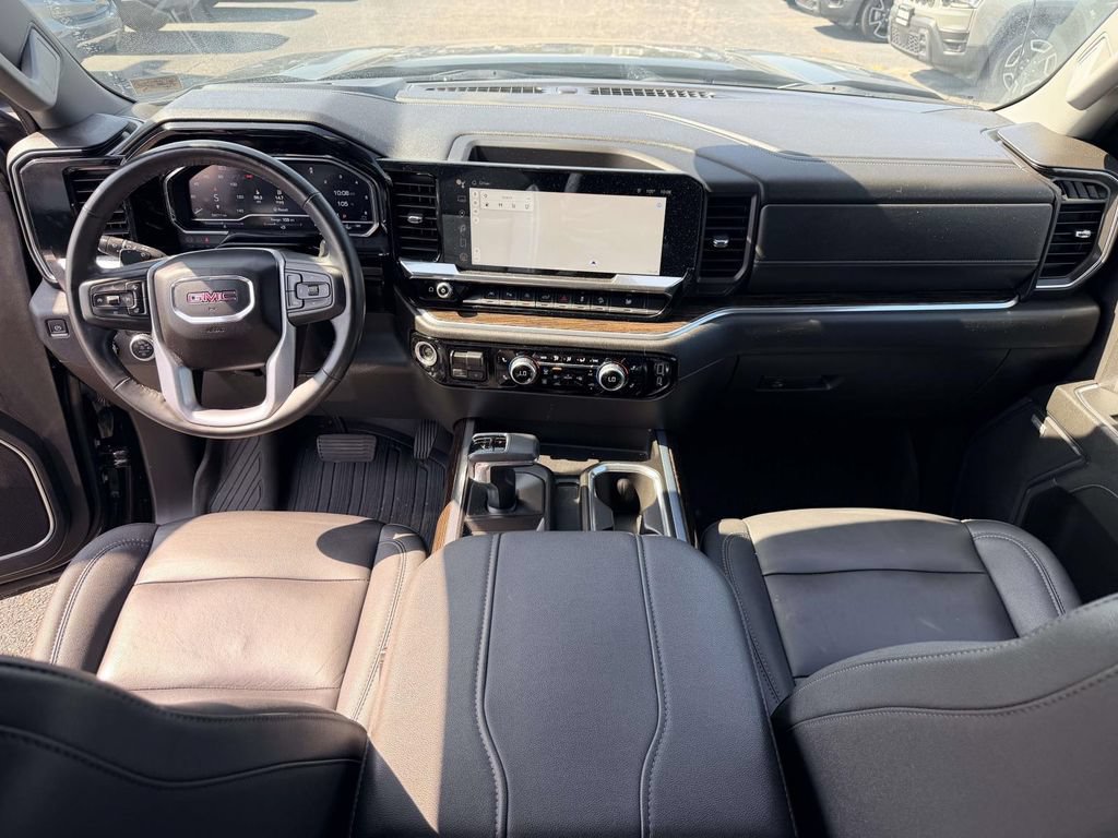 Used 2024 GMC Sierra 1500 Elevation w/ Elevation Premium Package AWD/4WD image 16