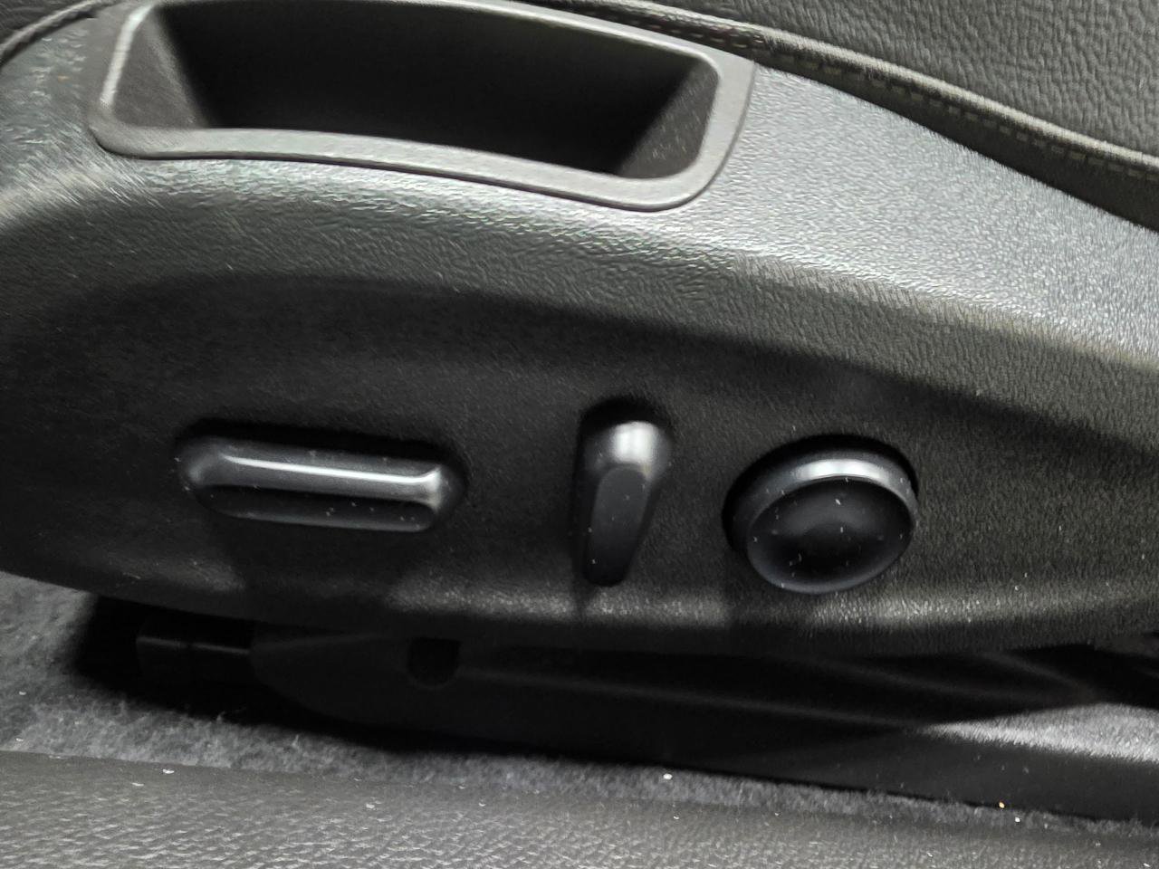 Used 2019 Buick Cascada Premium FWD image 17