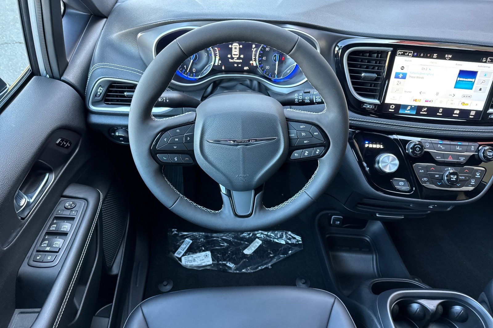 New 2026 Chrysler Pacifica Select w/ S Appearance Package image 13