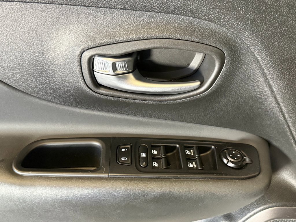 Used 2022 Jeep Renegade Latitude image 17