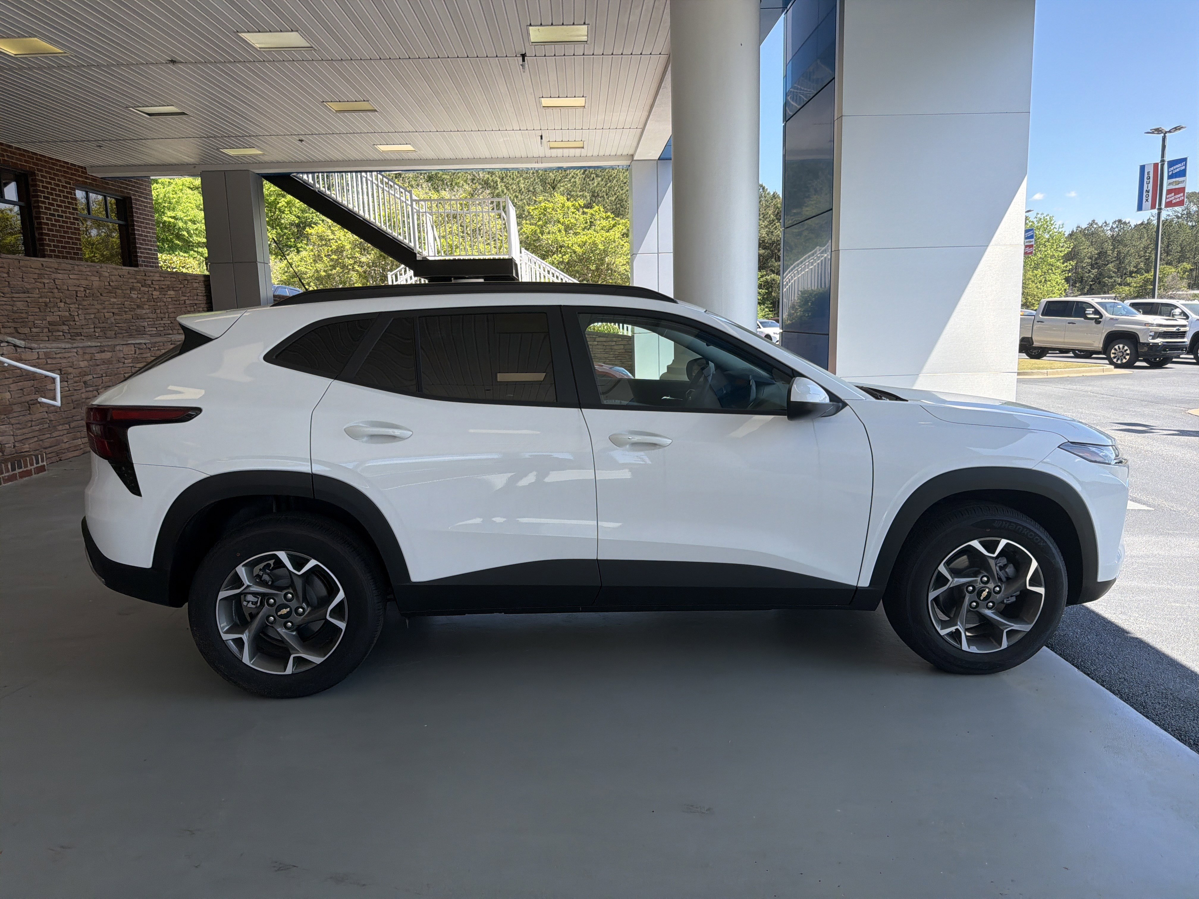 New 2026 Chevrolet Trax LT w/ Driver Confidence Package image 4