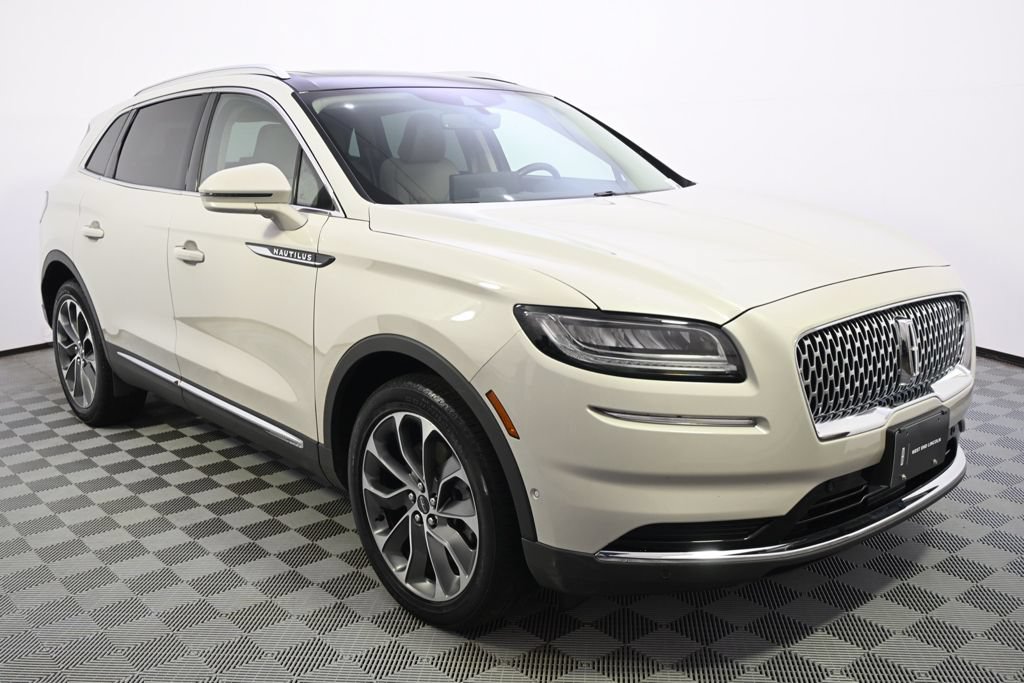 Certified 2022 Lincoln Nautilus Reserve w/ Equipment Group 201A AWD/4WD image 8