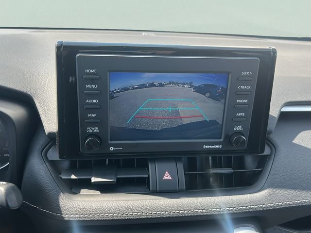 Used 2022 Toyota RAV4 LE image 11