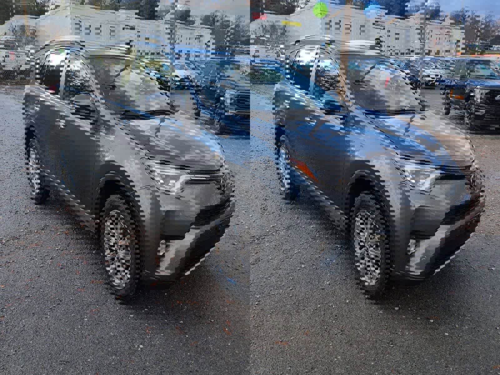 Used 2016 Toyota RAV4 Limited image 2