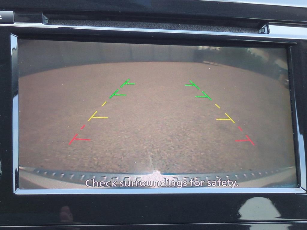 Used 2018 Nissan Rogue SV image 17