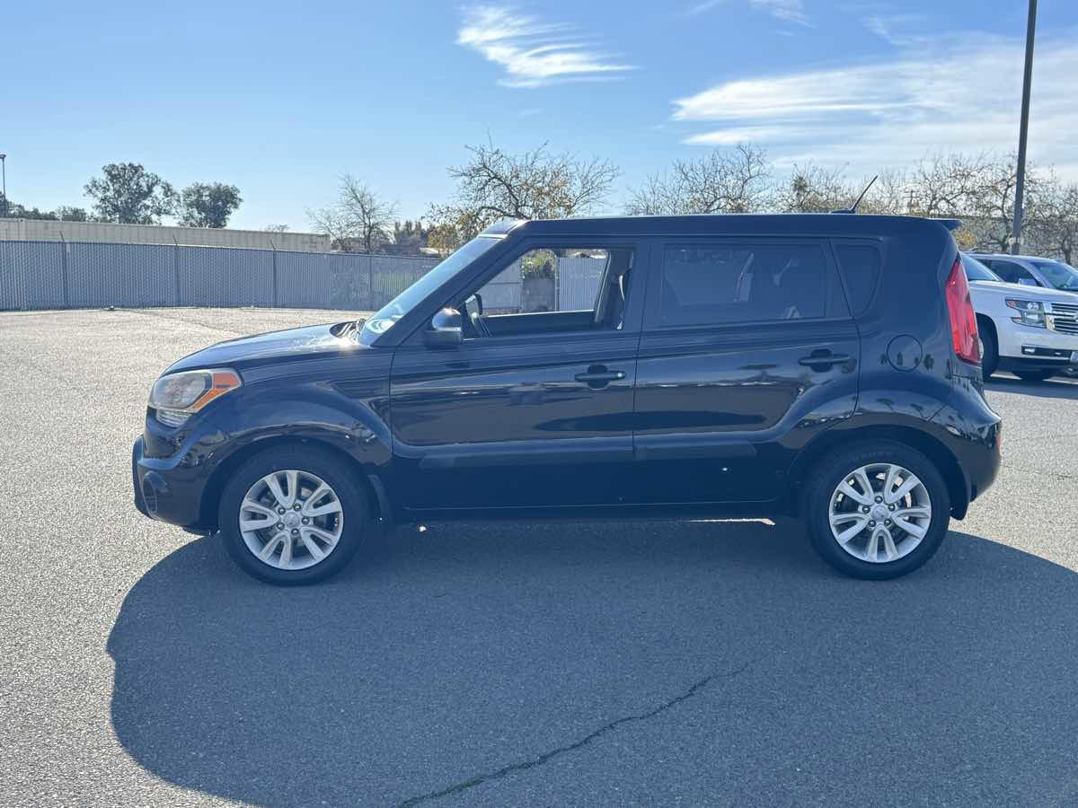 Used 2013 Kia Soul + image 6