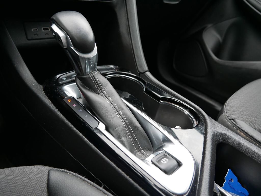 Used 2023 Buick Encore GX Select image 21