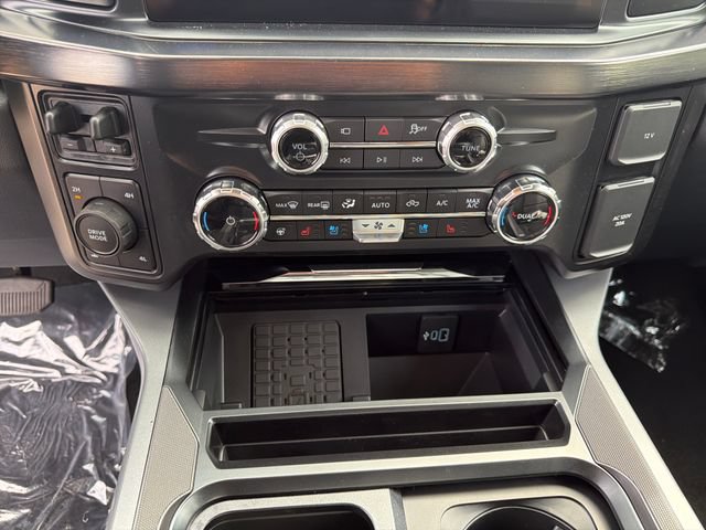 New 2026 Ford F250 Lariat w/ Black Appearance Package AWD/4WD image 30