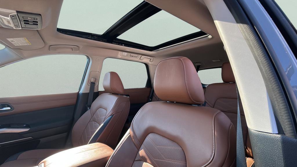 Used 2025 Nissan Pathfinder Platinum image 21