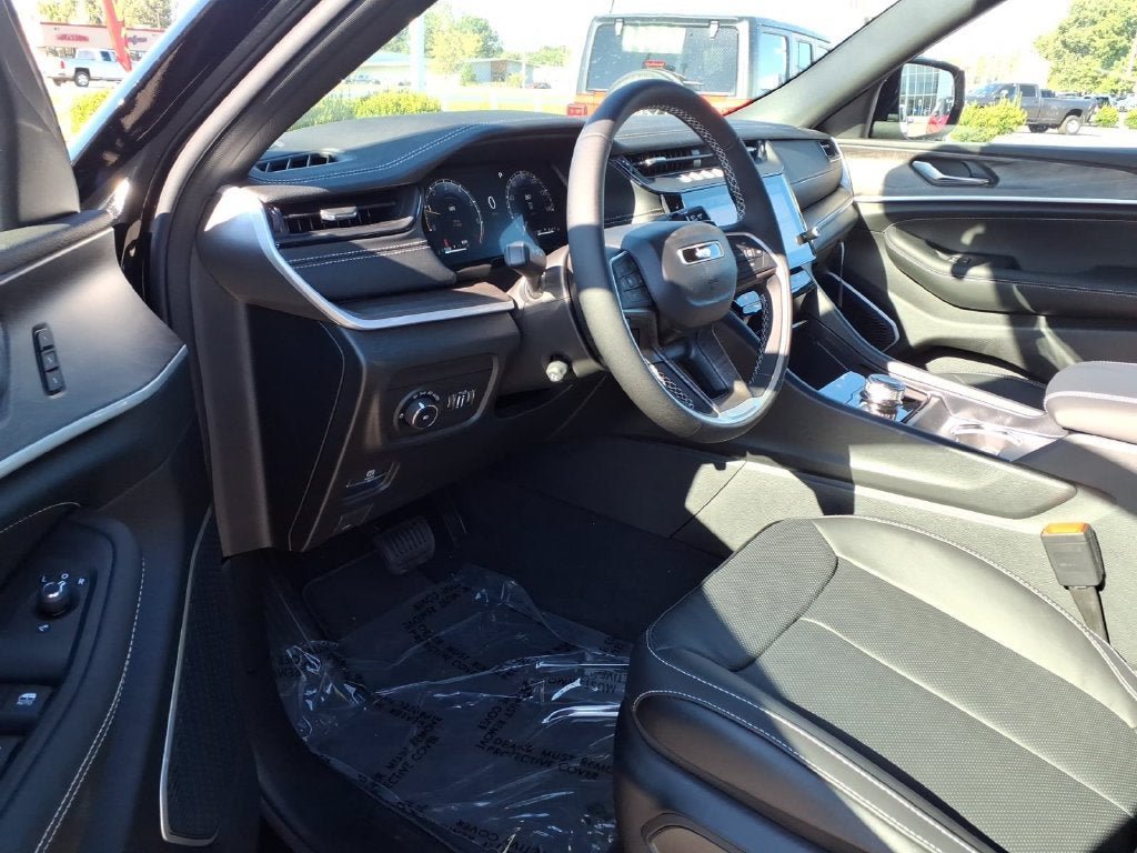 New 2027 Jeep Grand Cherokee L Limited AWD/4WD image 10