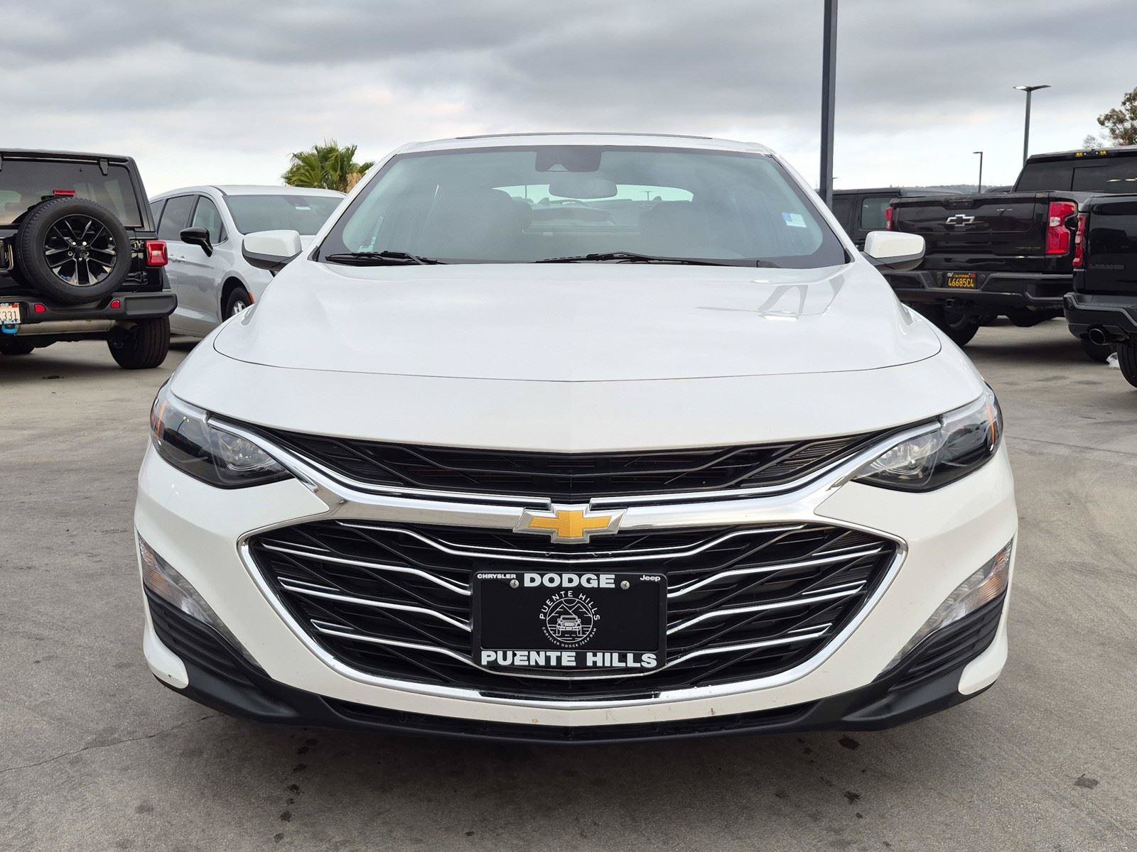Used 2024 Chevrolet Malibu LT FWD image 2