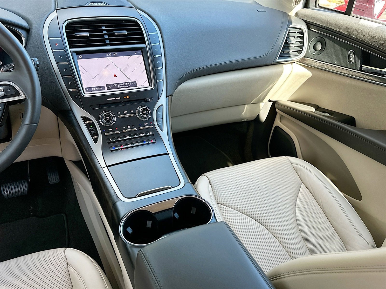 Used 2020 Lincoln Nautilus Reserve w/ Equipment Group 201A image 25