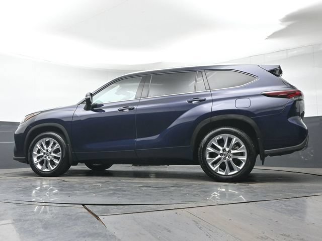 Certified 2024 Toyota Highlander Limited AWD/4WD image 32