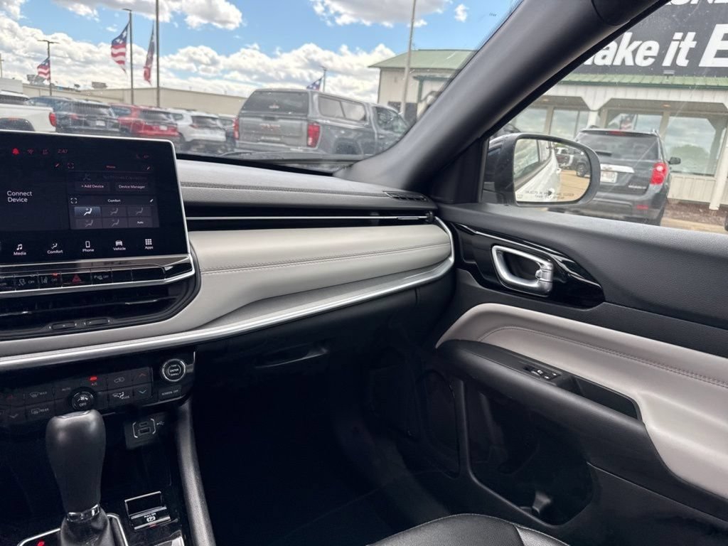 Used 2025 Jeep Compass Limited AWD/4WD image 51