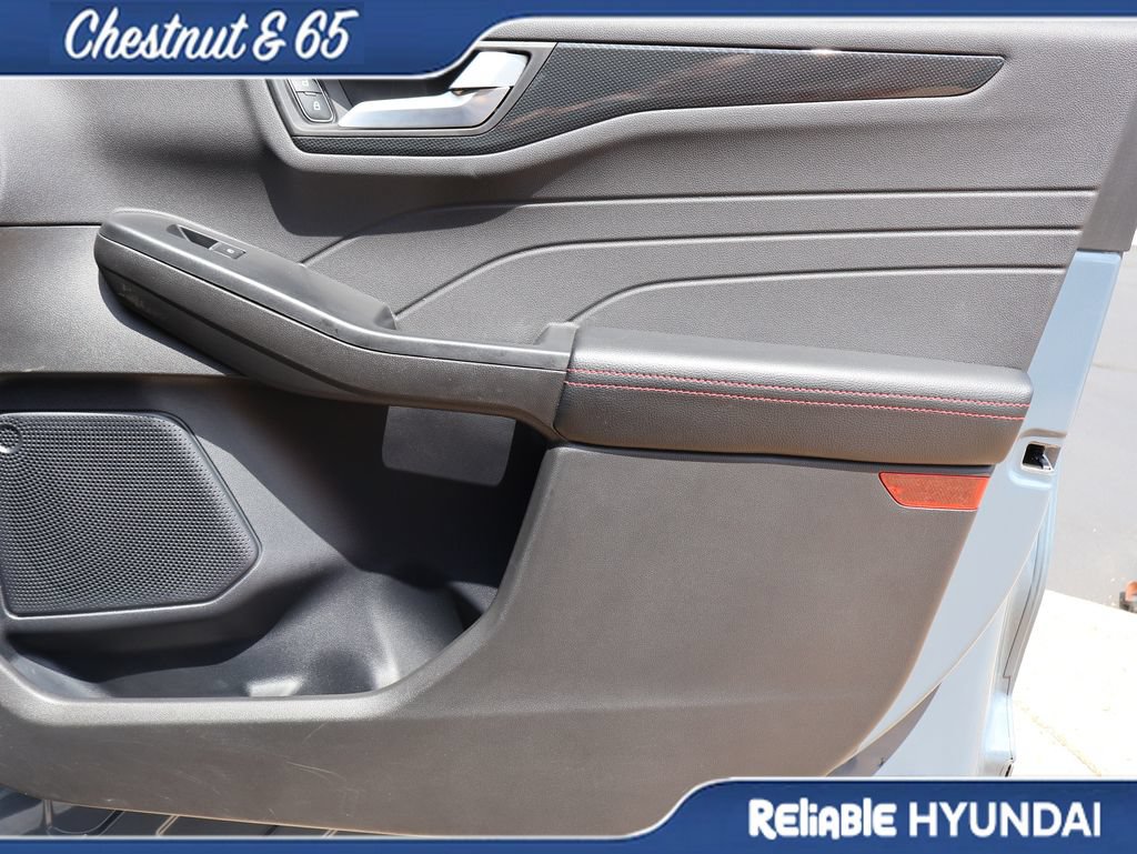 Used 2024 Ford Escape ST-Line w/ Tech Pack #1 FWD image 9