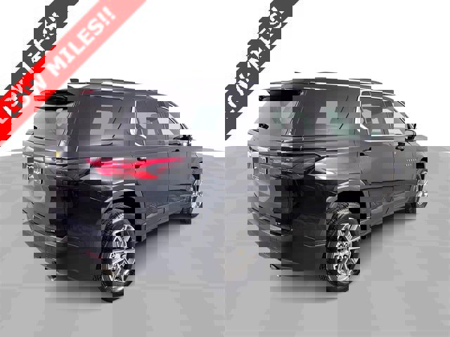 Used 2023 Chevrolet Traverse LT image 8