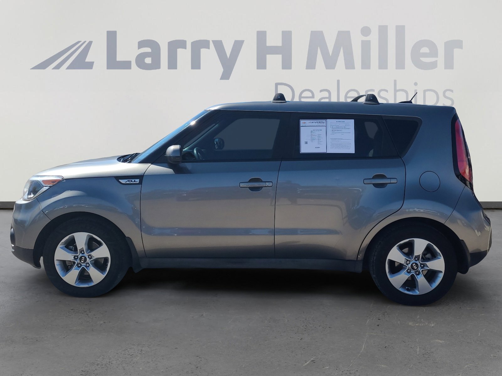 Used 2018 Kia Soul w/ Convenience Package image 2
