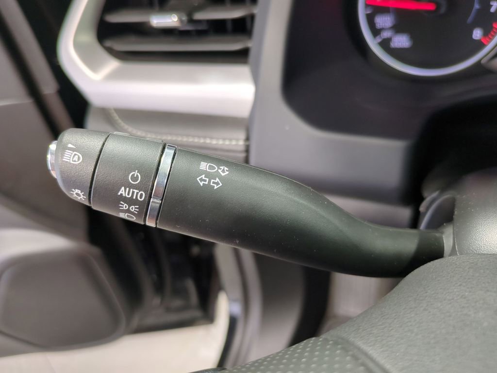 Used 2023 GMC Acadia SLE w/ Driver Convenience Package image 32