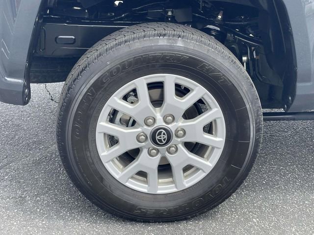 Used 2024 Toyota Tacoma SR5 AWD/4WD image 7