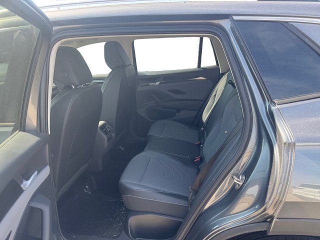 New 2026 Volkswagen Tiguan SE FWD image 11