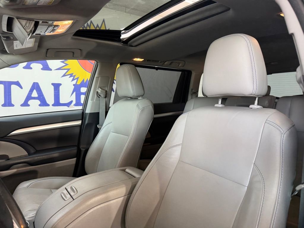Used 2019 Toyota Highlander XLE FWD image 9