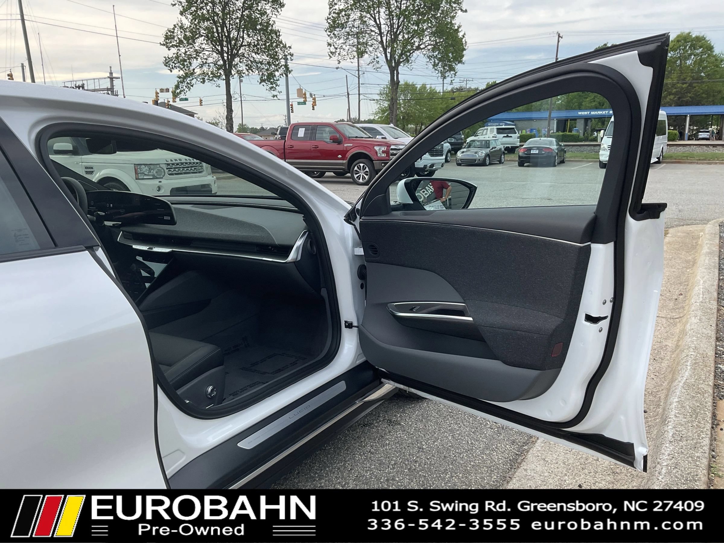 Used 2024 Lucid Air Pure RWD image 22