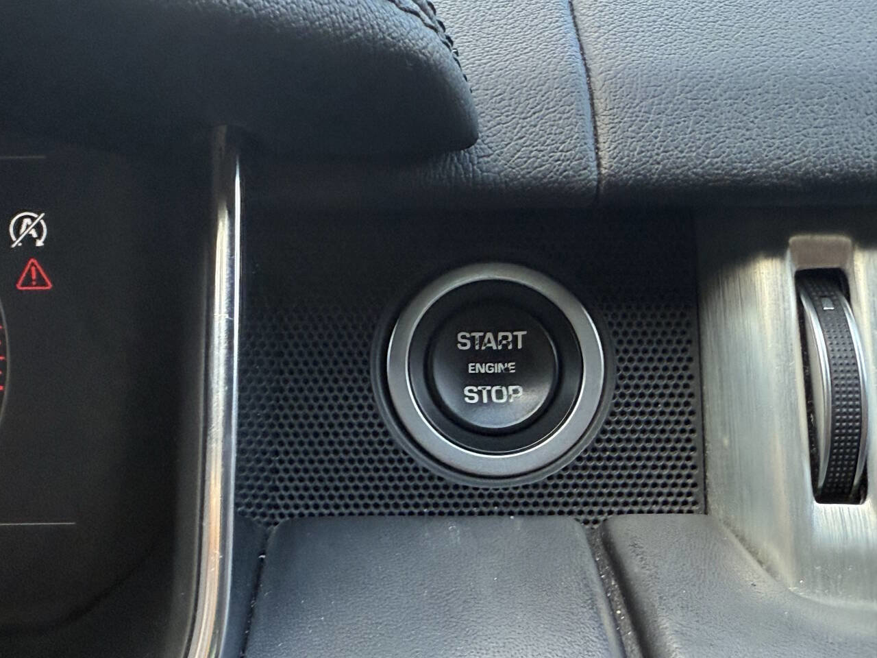 Used 2018 Land Rover Range Rover Supercharged image 32