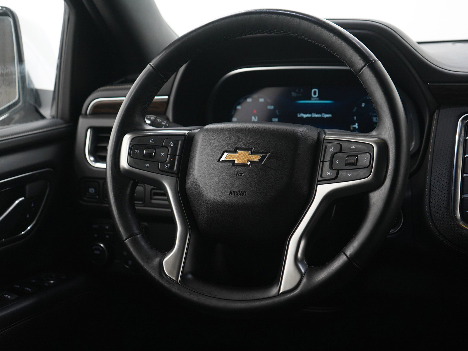 Used 2024 Chevrolet Tahoe Premier AWD/4WD image 17