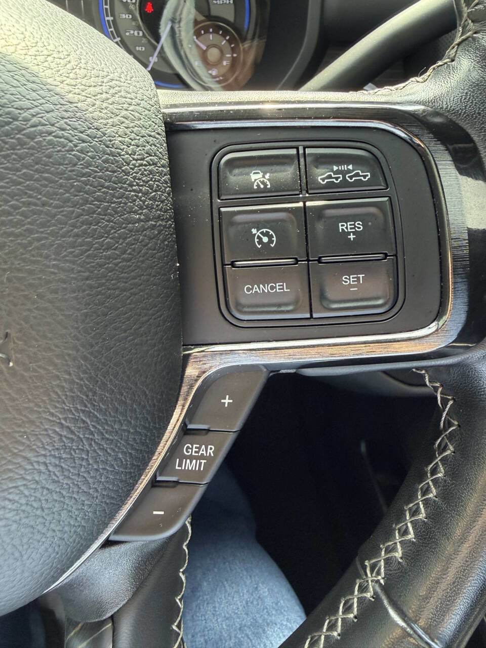 Used 2022 RAM 3500 Limited image 31