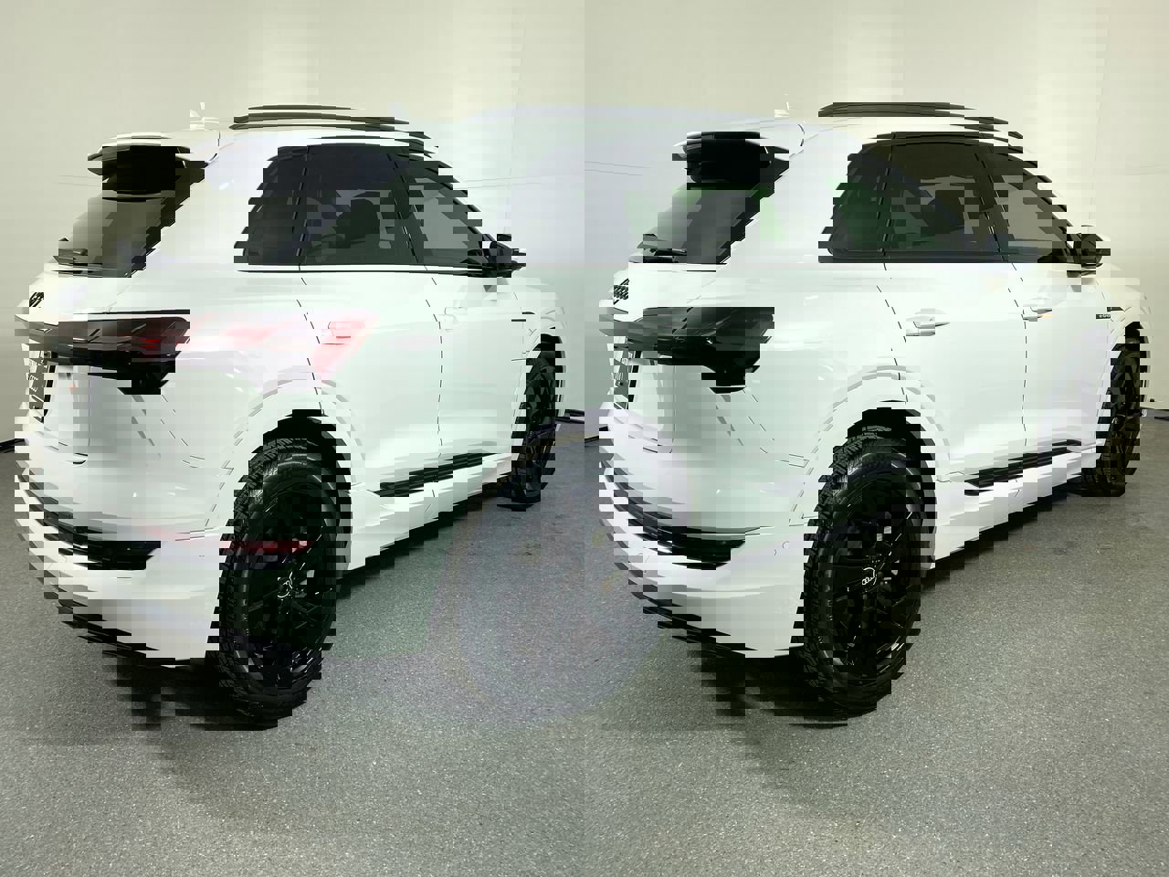 Certified 2022 Audi e-tron Premium w/ Convenience Plus Package image 36