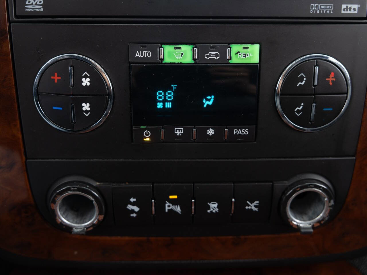Used 2011 Chevrolet Tahoe LTZ AWD/4WD image 43