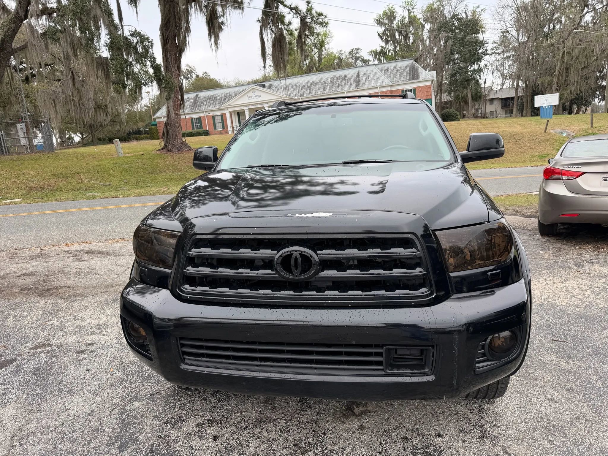 Used 2011 Toyota Sequoia Platinum image 2