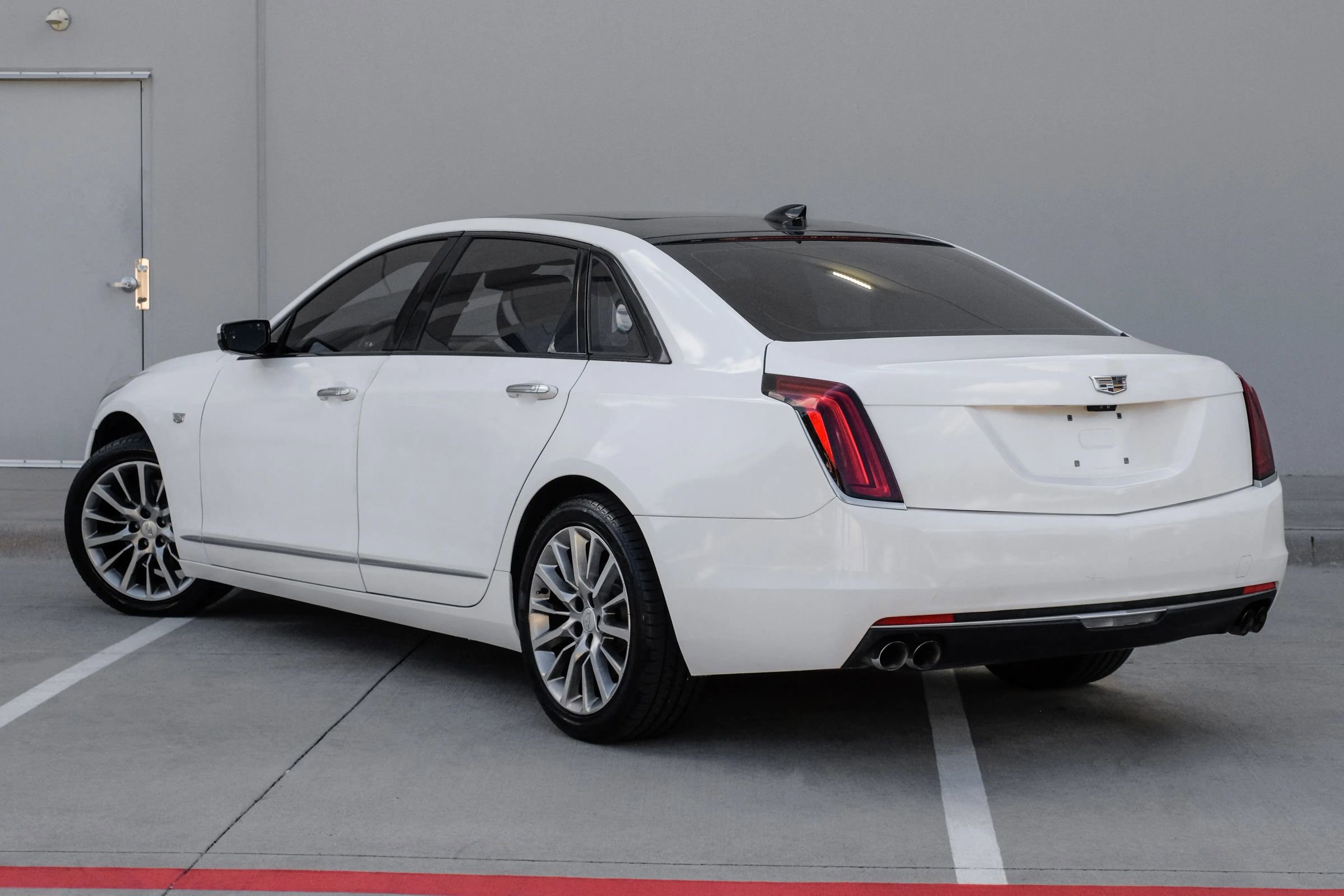 Used 2018 Cadillac CT6 Luxury AWD/4WD image 9