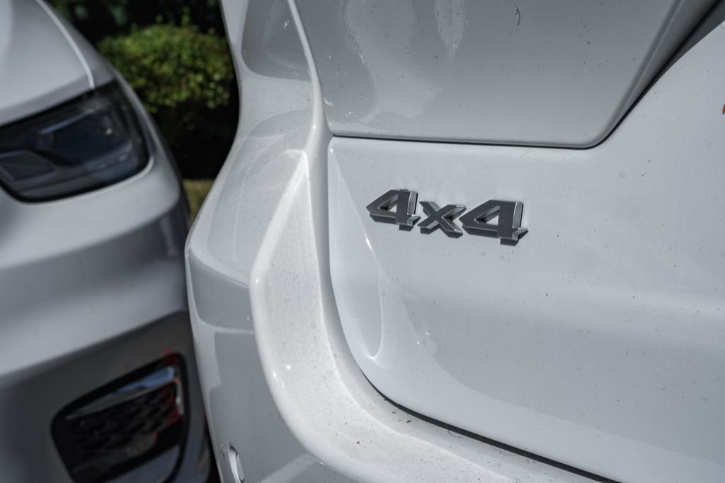 New 2025 Jeep Grand Cherokee Laredo X w/ Luxury Tech Group I image 8