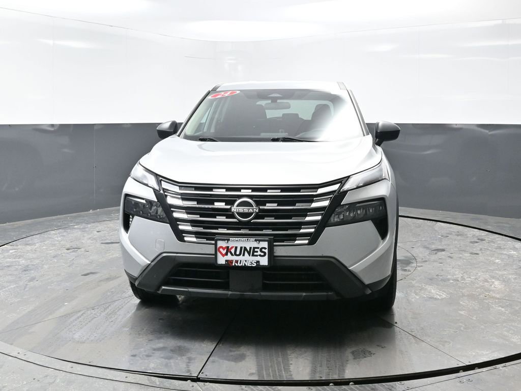 Used 2024 Nissan Rogue S image 7